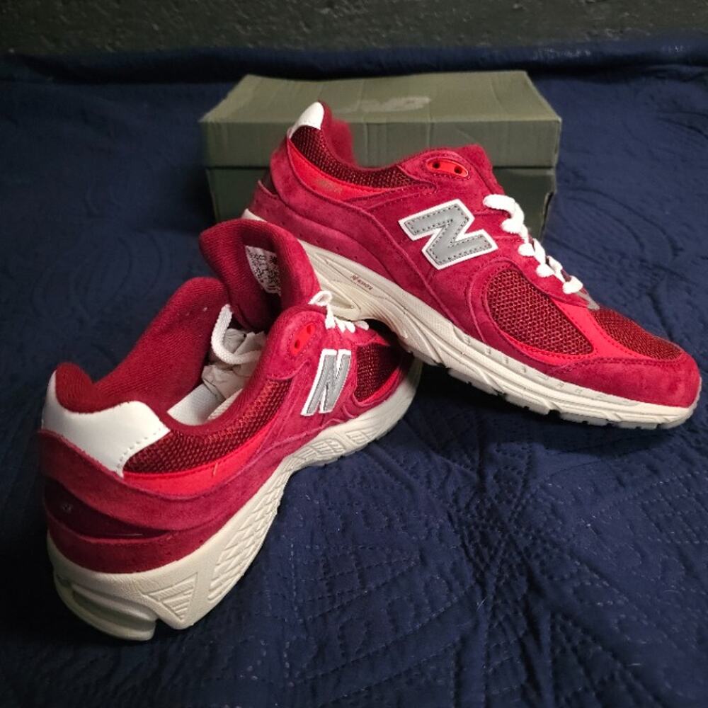 New Balance 2002R Bordeaux Burgundy Suede Sneakers Size 11 Like New - Picture 7 of 7